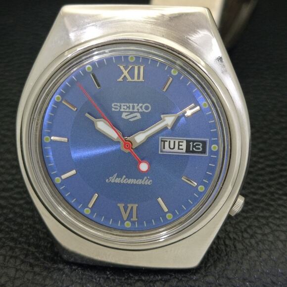 Vintage 1974 Seiko Automatic Mens Silver Watch W/daydate & Blue accents - Picture 3 of 10